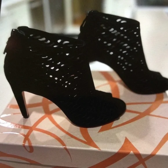 Via Spiga Black Peep-Toe Ankle Booties - Picture 4 of 9